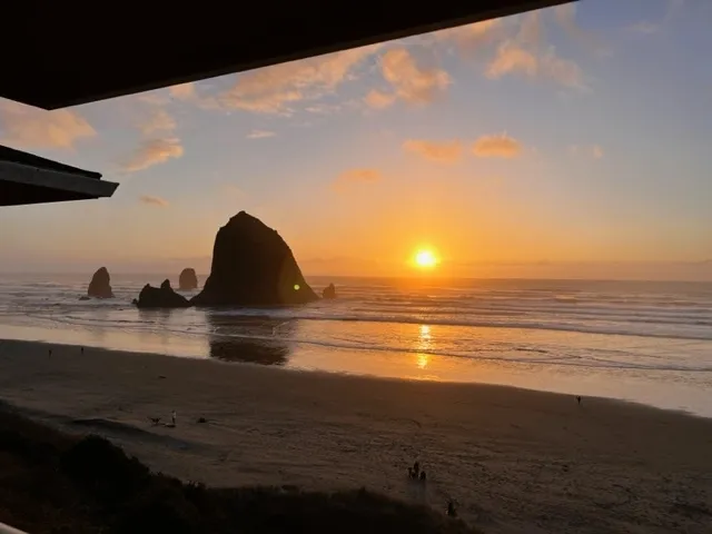 Haystack Rock in Cannon Beach, Oregon