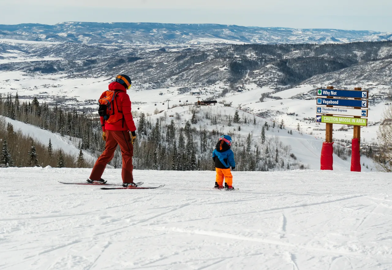 Family skiing in Steamboat Springs, Colorado