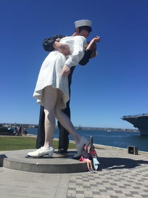Kissing Sailor Statue in San Diego