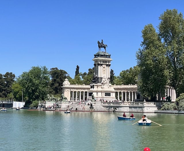 Lake and boaters at the Parque del Retiro in Madrid, Spain