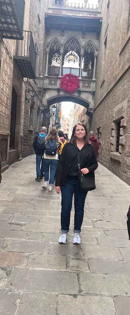 Posing in the Gothic Quarter in Barcelona, Spain with my Travelon cross body bag