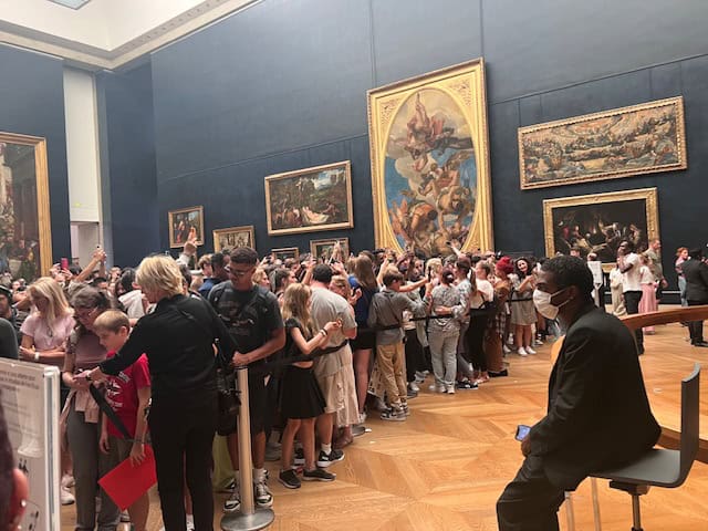 Crowds at the Mona Lisa